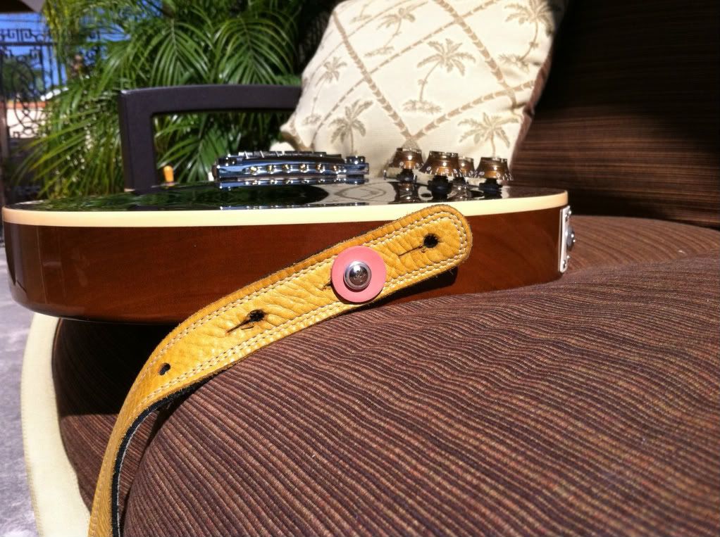 Best strap locking system for a Les Paul? The Gear Page
